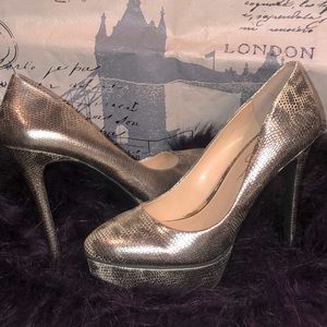 ✨Jessica Simpson Metallic Snakeskin Platforms